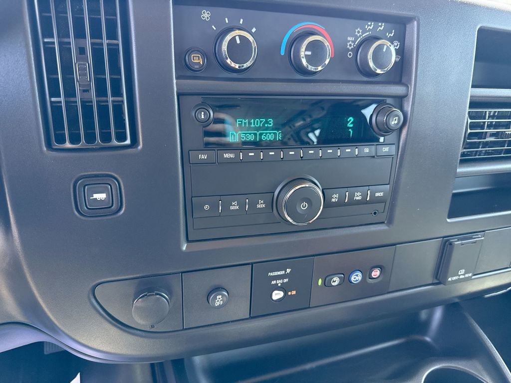 Used 2025 Summit White GMC Work Van image 18