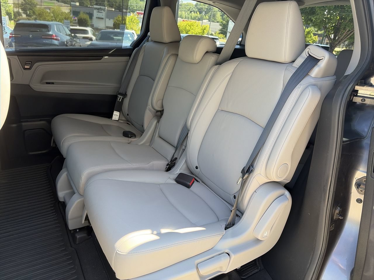 Used 2020 Modern Steel Metallic Honda EX-L image 30