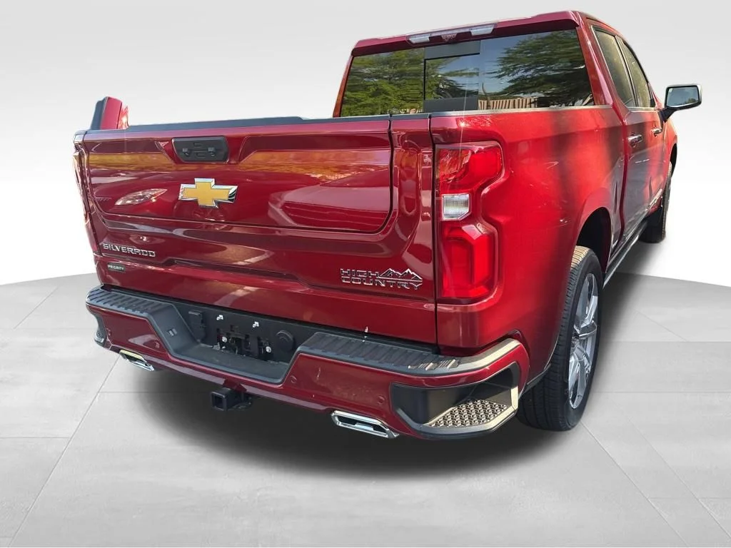 Used 2025 Red Chevrolet High Country image 7