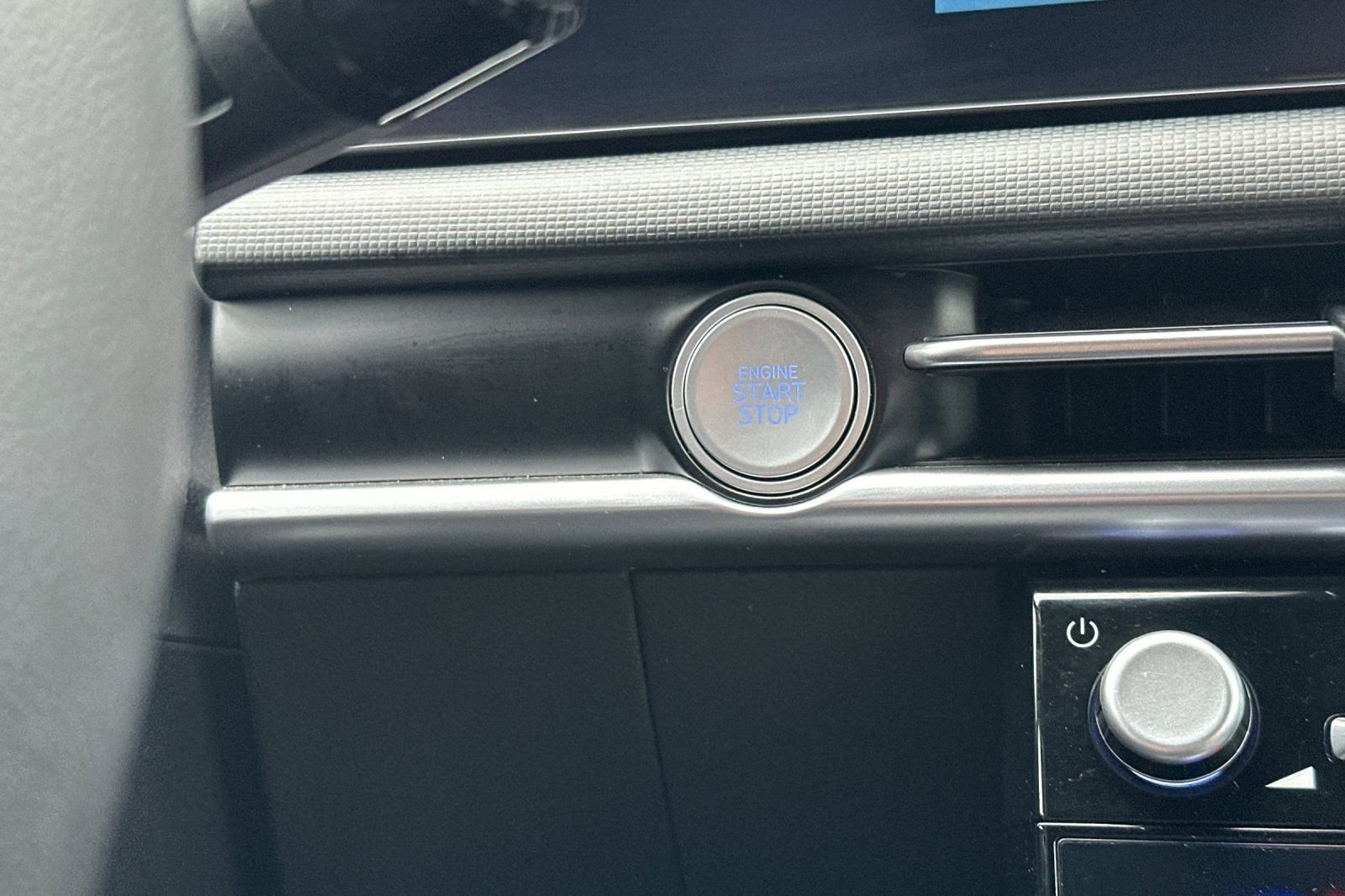 2025 Hyundai Santa Cruz SEL - Photo 23