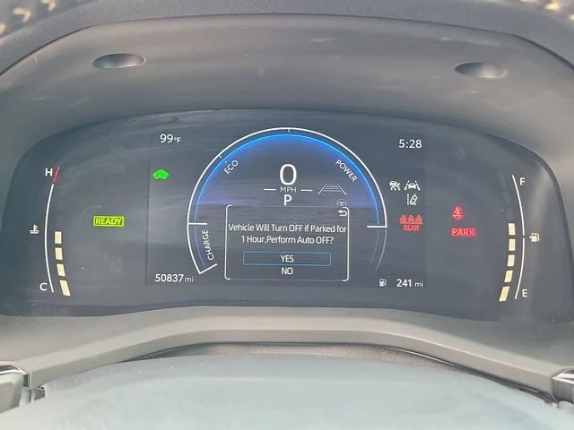 2025 Toyota Camry LE - Photo 27