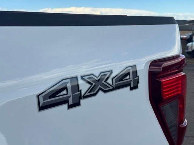 New 2026 Oxford White Ford XLT image 10