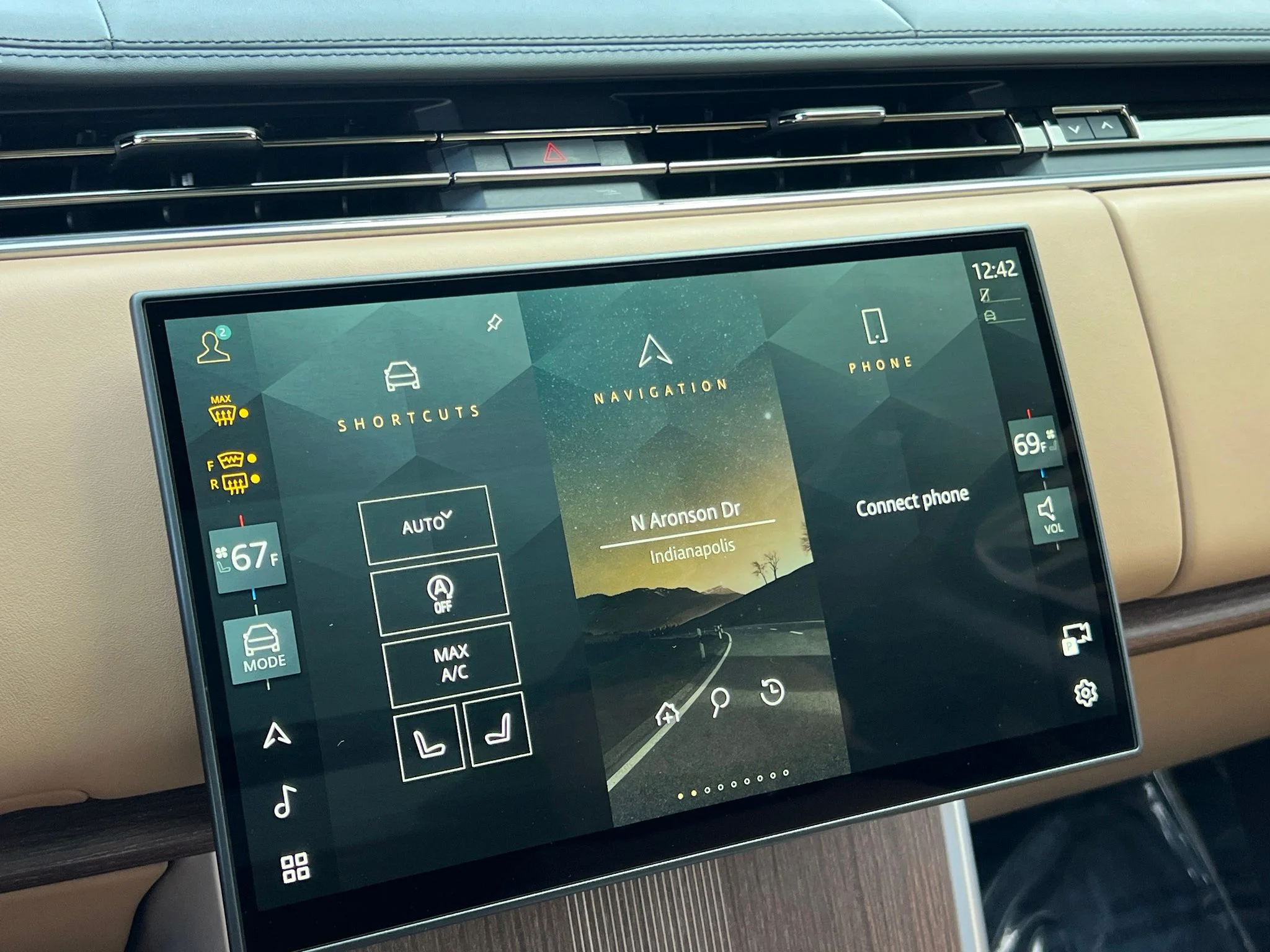 Used 2025  Land Rover Autobiography image 36