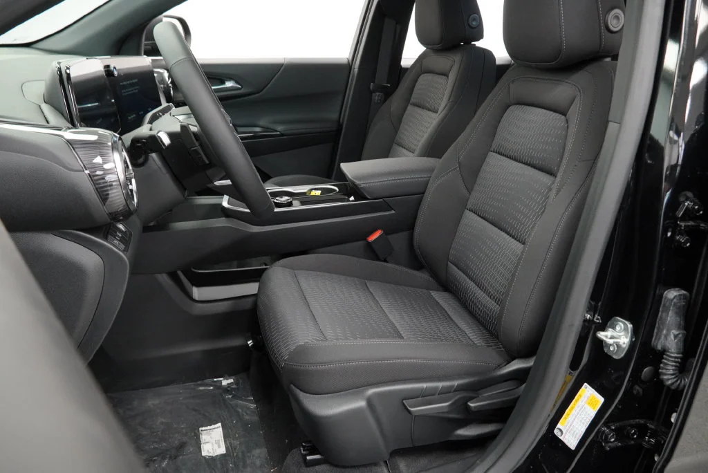 New 2027 Mosaic Black Metallic Chevrolet LT image 7