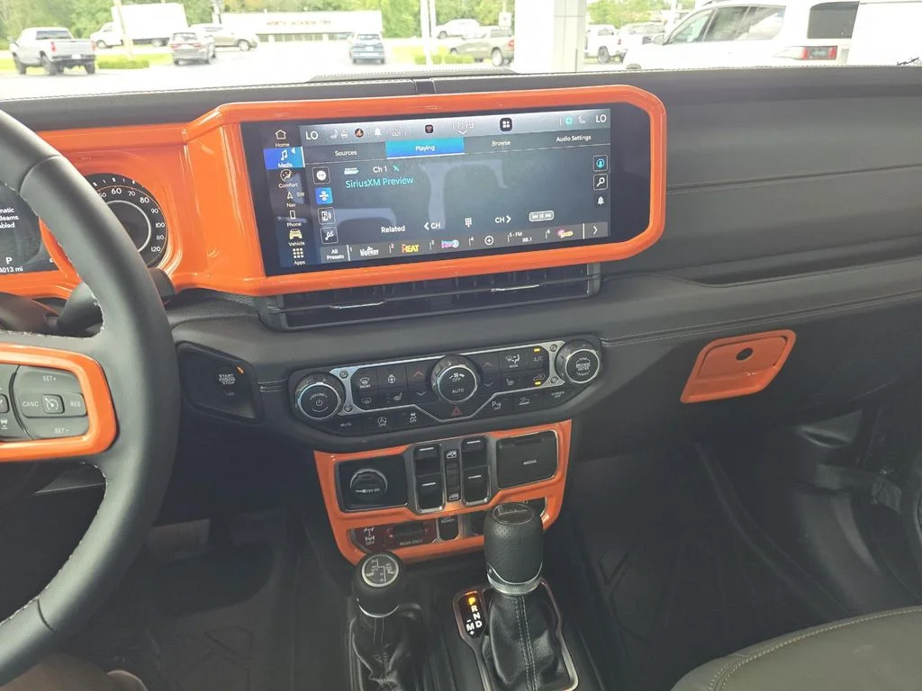 Used 2025 Black Clearcoat Jeep Mojave X image 18