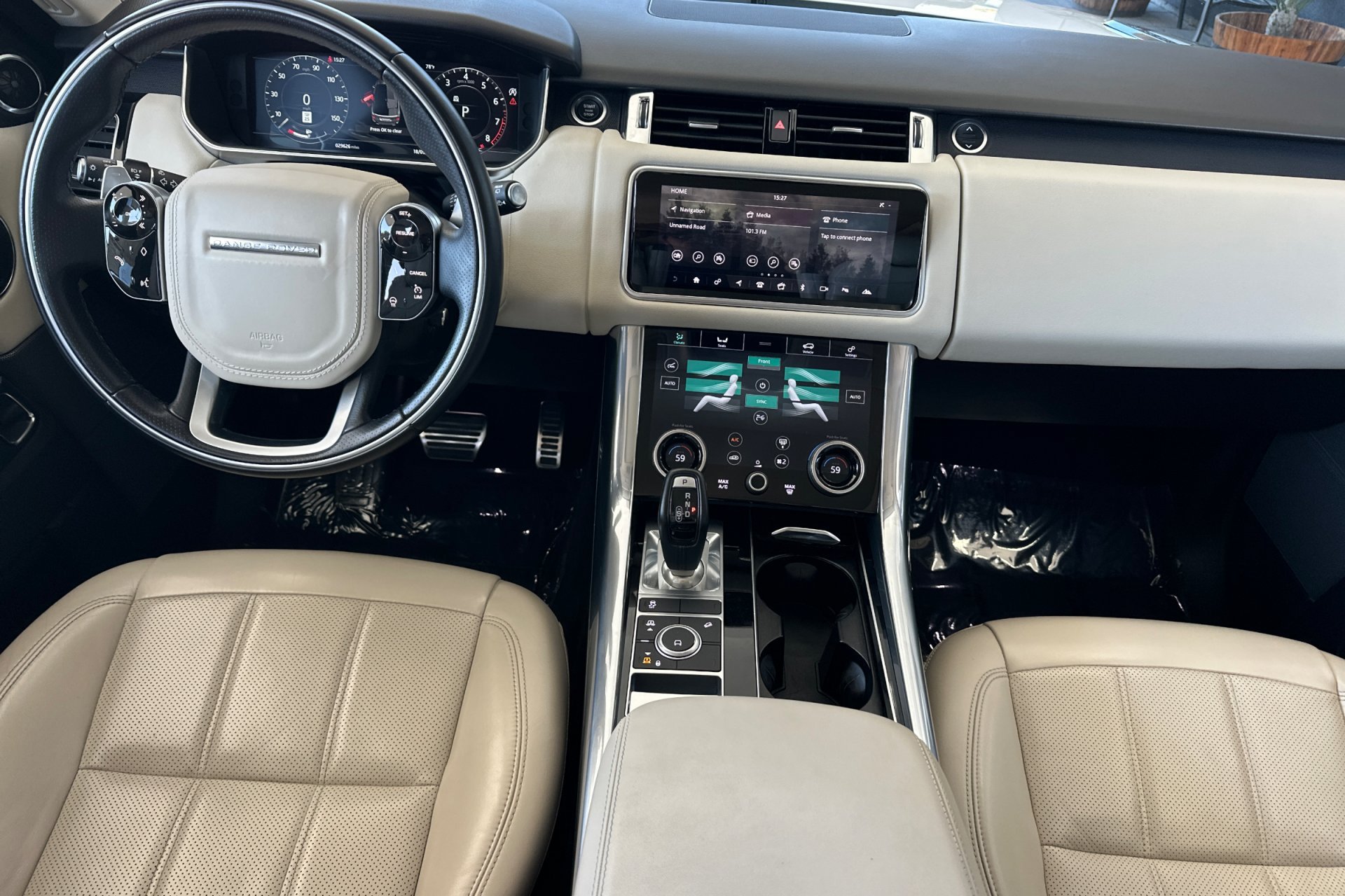 Used 2022 Fuji White Land Rover HSE Silver Edition image 3