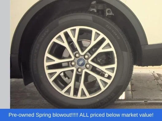 Used 2020 White Ford SEL image 9