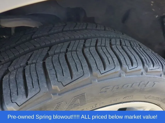 Used 2022 White Ford Platinum image 19