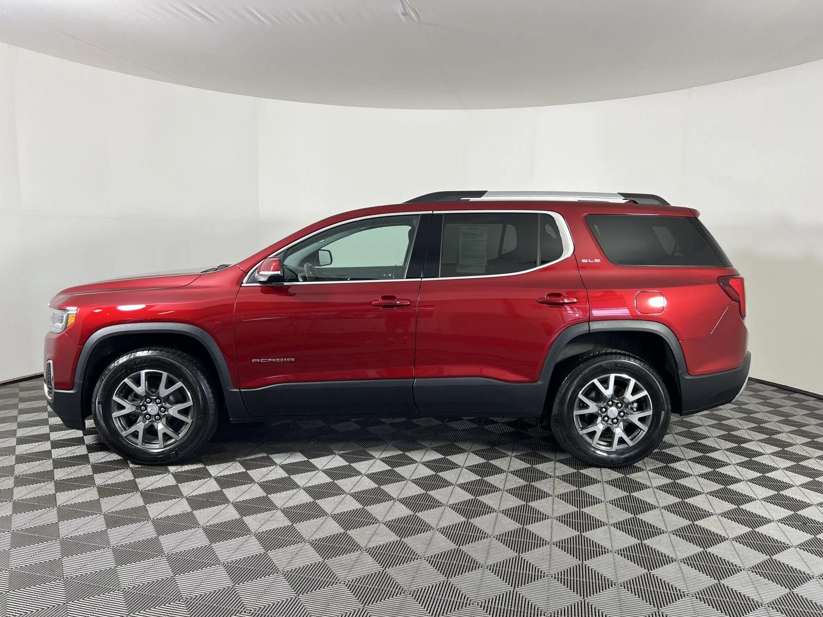 Used 2023 Volcanic Red Tintcoat GMC SLE image 31