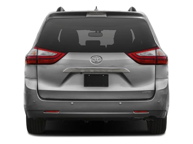Used 2017 Blizzard Pearl Toyota XLE Premium image 5