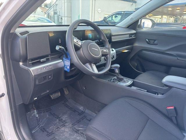 New 2026 Atlas White Hyundai SE AWD image 18