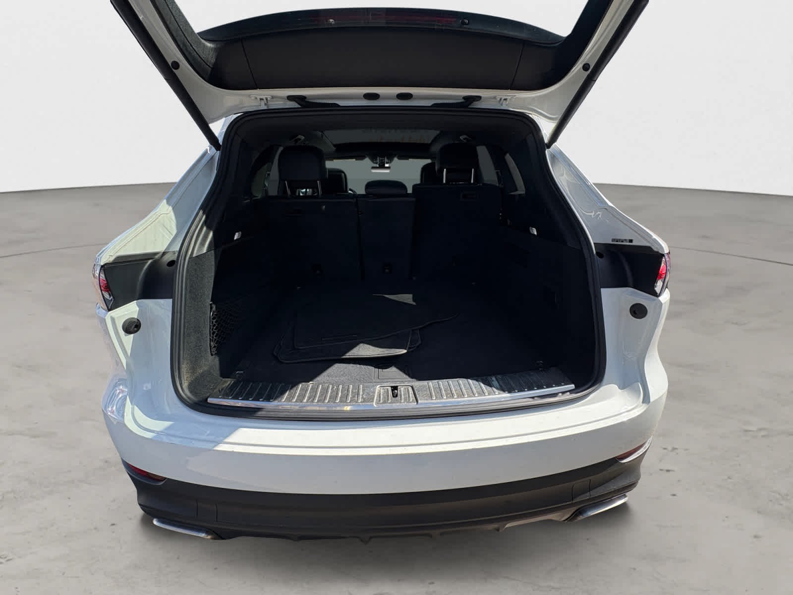 Used 2019 White Porsche  image 21