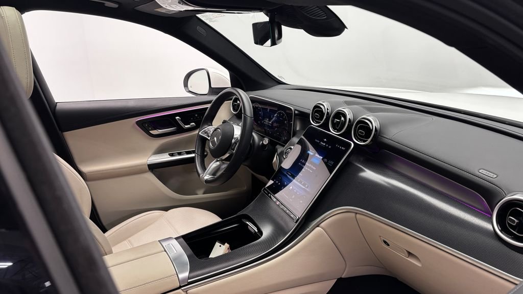 Used 2025 White Mercedes-Benz GLC 300 image 54