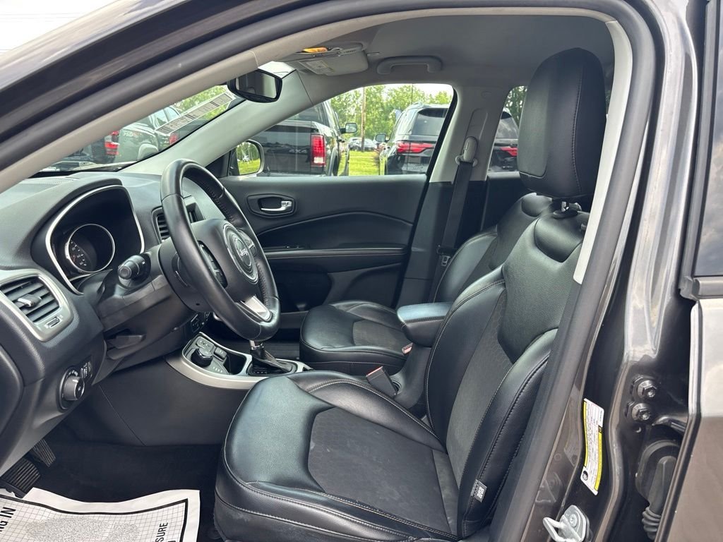 Used 2017 Gray Jeep Latitude image 19