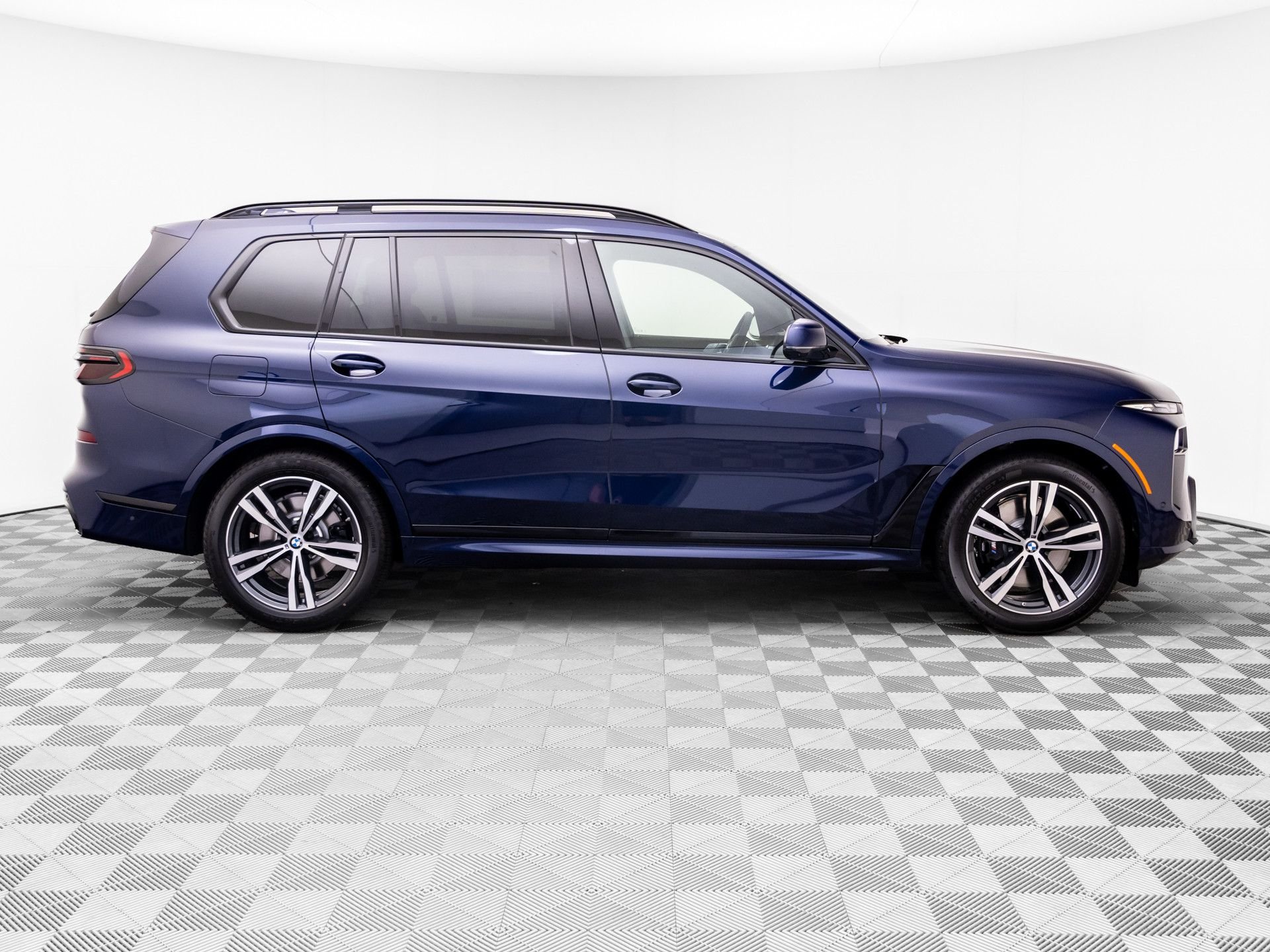 New 2027 Tanzanite Blue II Metallic BMW xDrive40i image 8