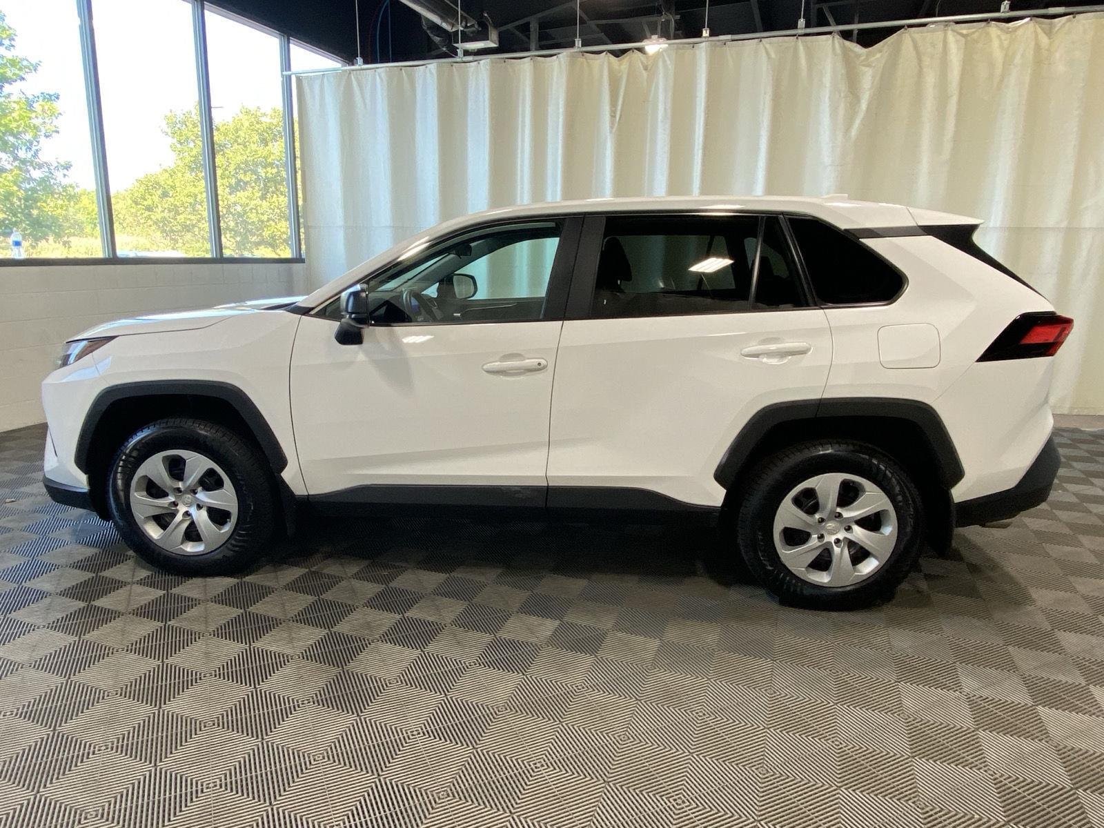 Used 2023 Ice Cap Toyota LE image 9