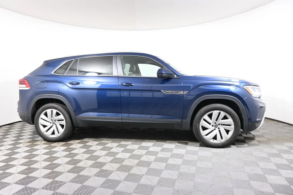 Used 2022 Blue Volkswagen 3.6L V6 SE w/Technology image 8