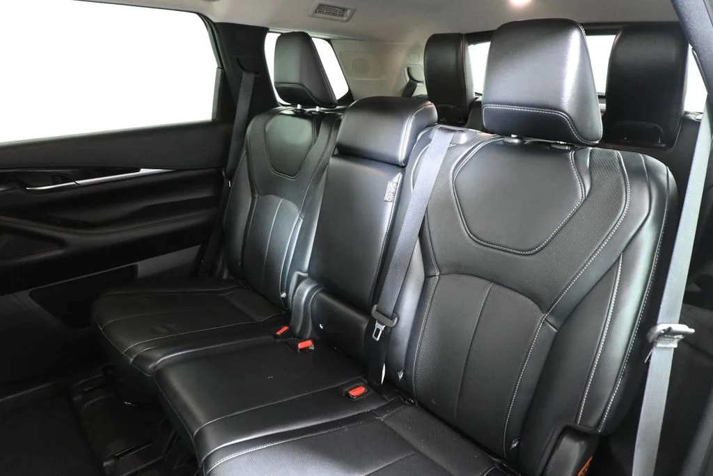 Certified Used 2023 Black INFINITI PURE image 4