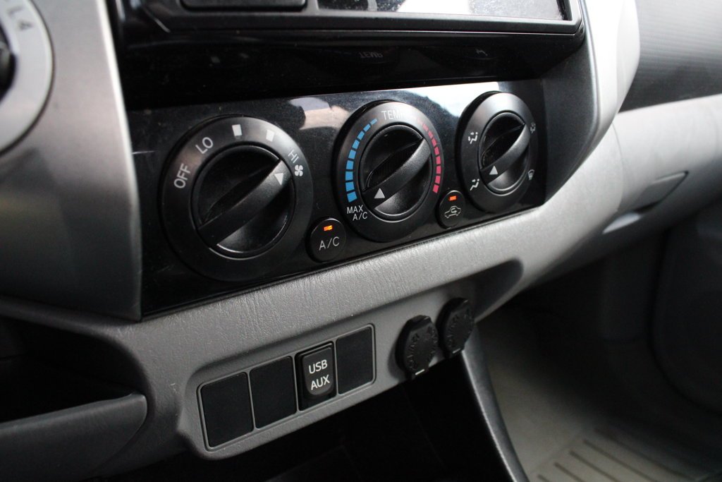 Used 2015 Pyrite Mica Toyota Base image 15