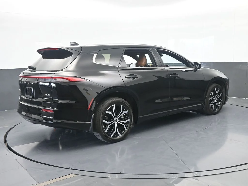Used 2025 Black Toyota XLE image 6