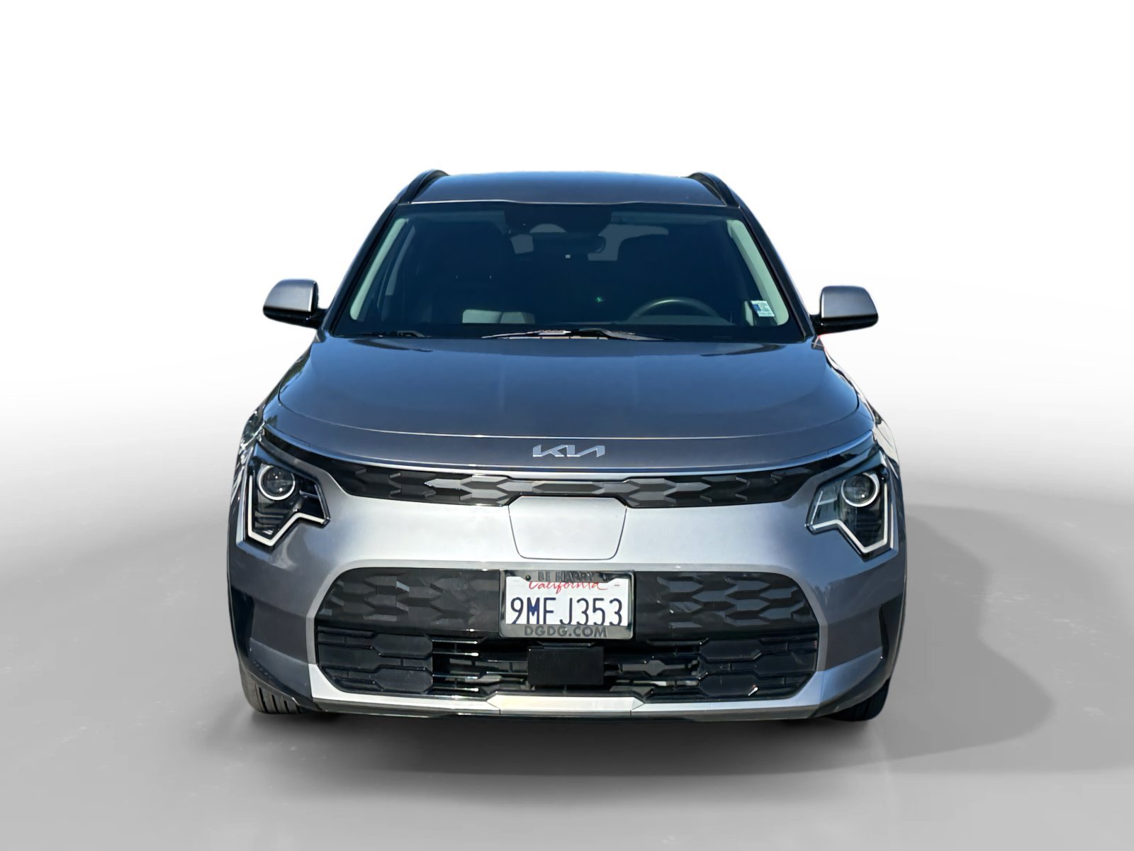 Used 2024 Steel Gray Kia Wind image 8