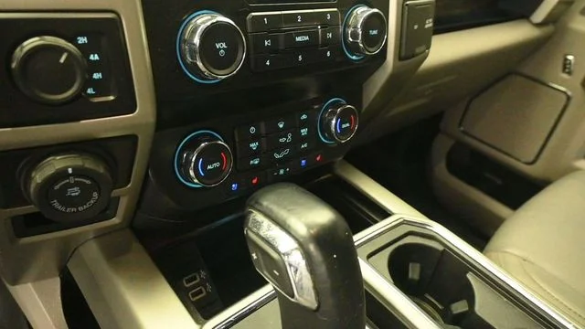 Used 2020 Gray Ford Lariat image 18