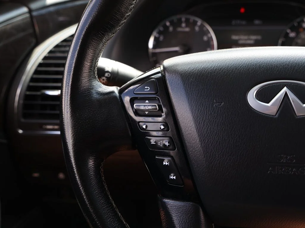Used 2024 Gray INFINITI LUXE image 25