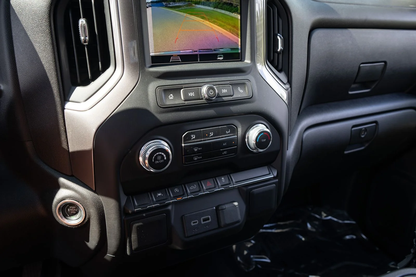 Used 2023 White GMC Pro image 25