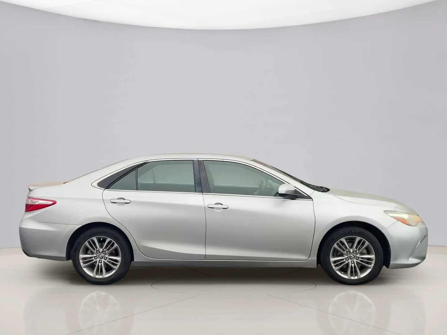 Used 2017 Silver Toyota LE image 4