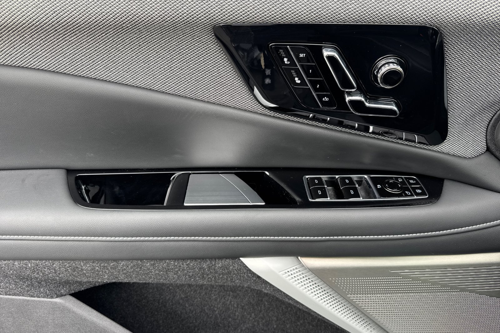 New 2027 Vibrant White Tricoat Cadillac Sport image 11