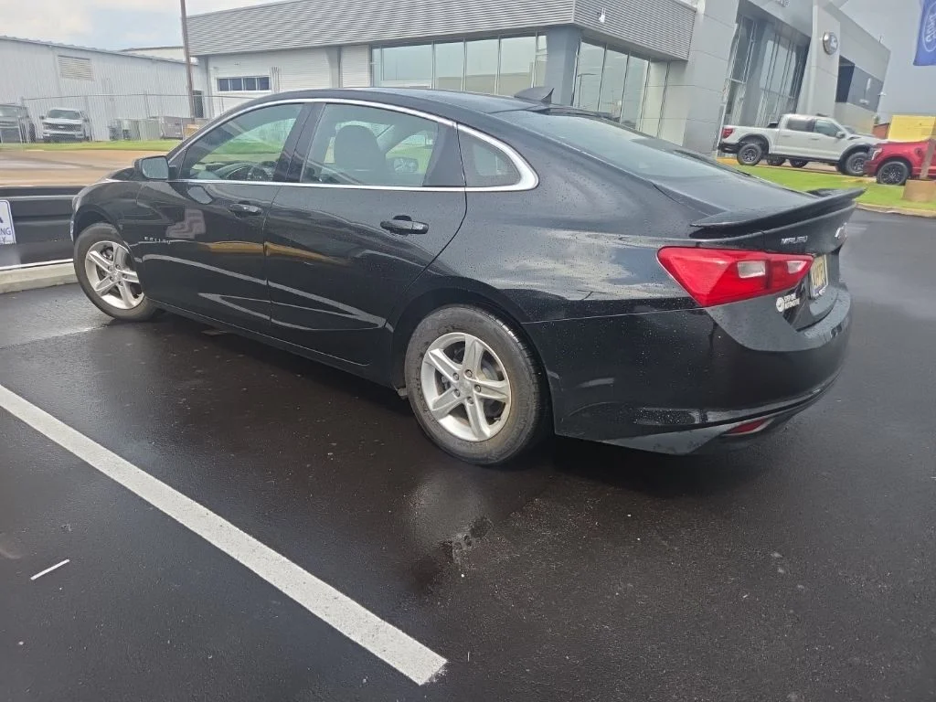 Used 2022 Black Chevrolet LS image 4