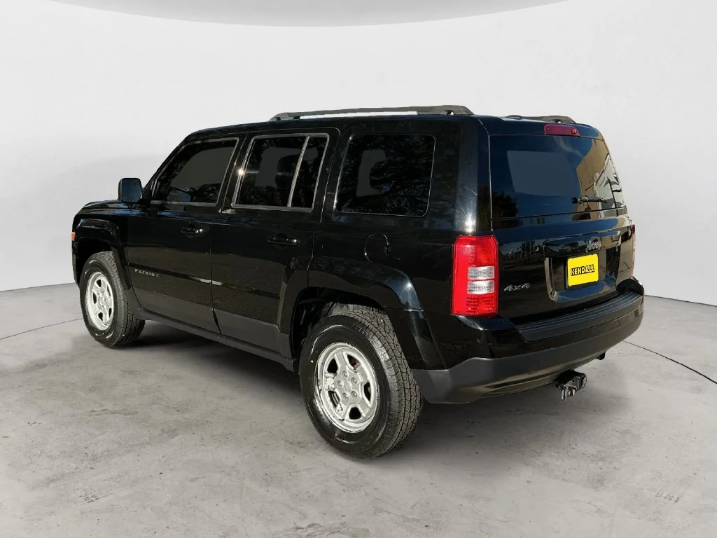 Used 2016 Black Jeep Sport image 7
