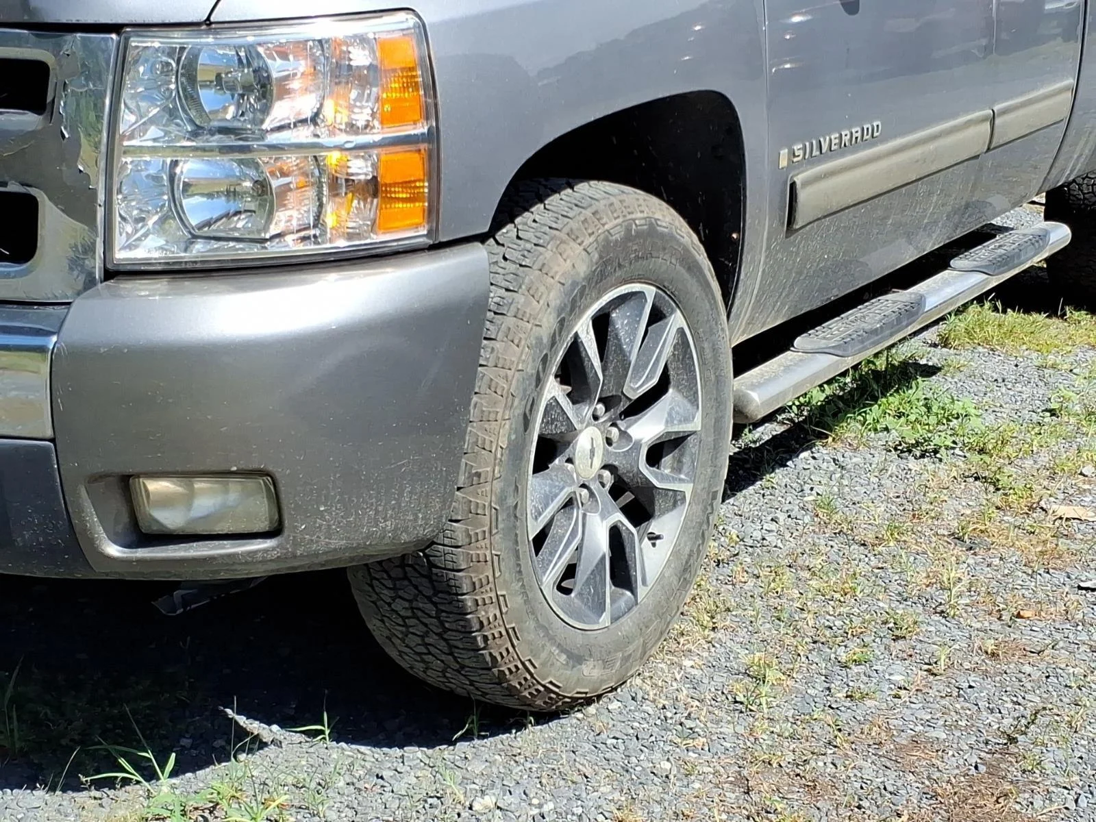 Used 2009 Graystone Metallic Chevrolet LT image 3