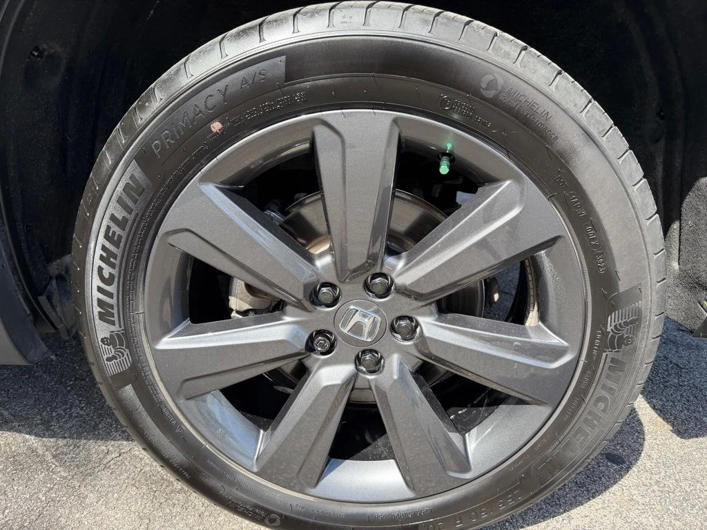 Used 2024 Lunar Silver Metallic Honda AWD SPORT image 29