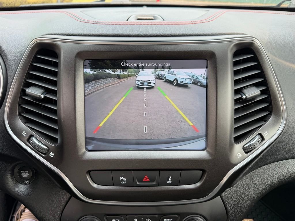 Used 2021 Olive Green Pearlcoat Jeep Trailhawk image 22