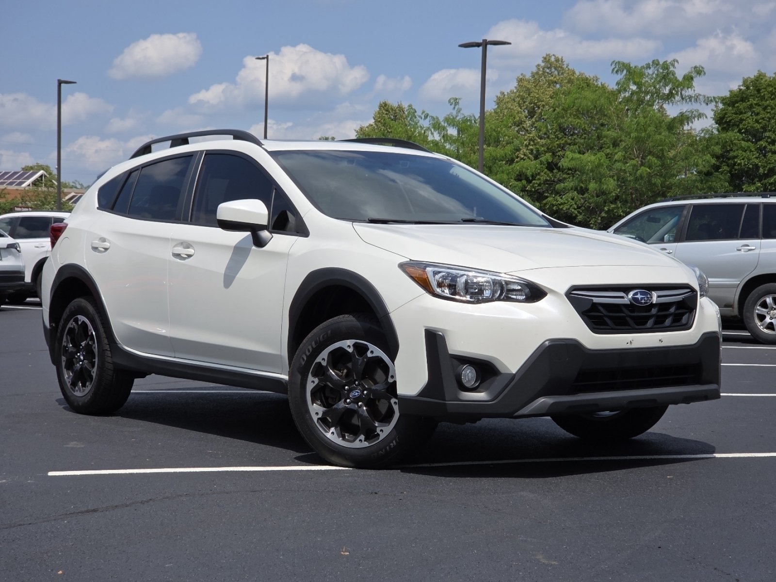 Used 2022 Crystal White Pearl Subaru Premium image 2