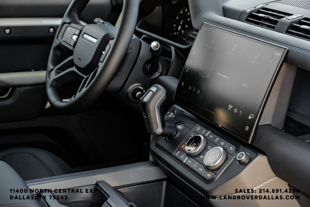 New 2026 Fuji White Land Rover X-Dynamic SE image 22
