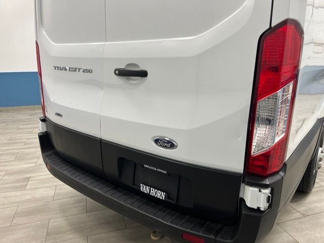 Used 2023 Oxford White Ford Base image 26