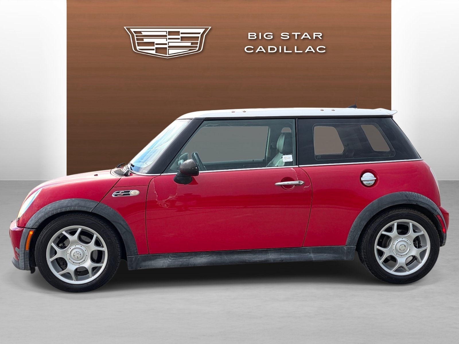 Used 2006 MINI Cooper S with VIN WMWRE33586TL16882 for sale in Friendswood, TX