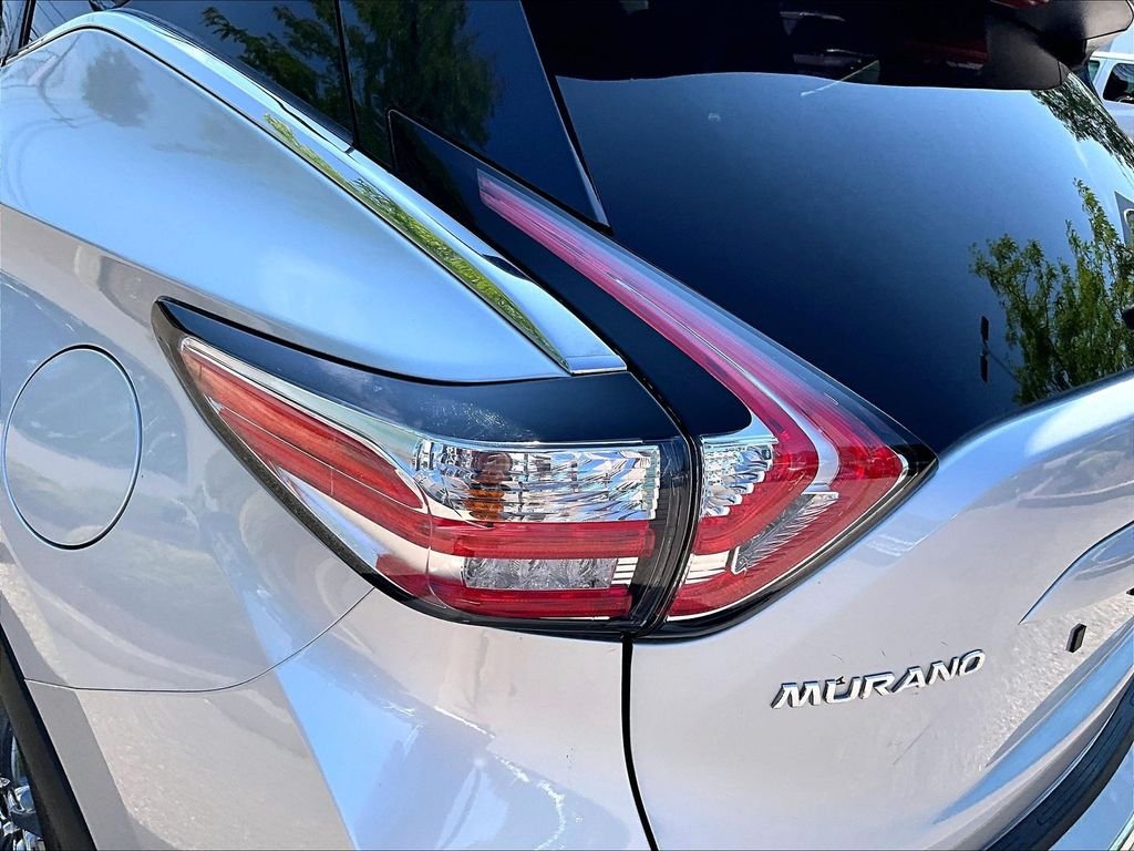 Used 2017 Silver Nissan SL image 34