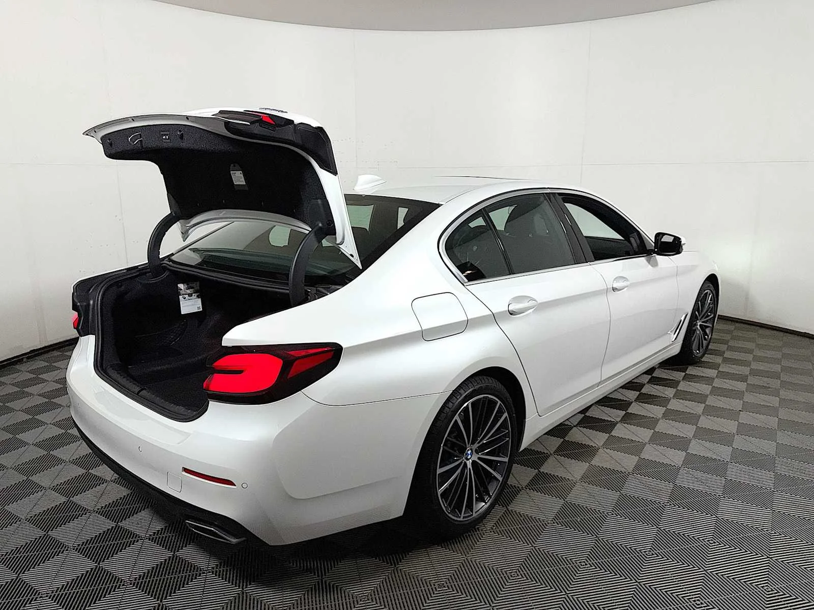 2023 BMW 5 Series 540i - Photo 23