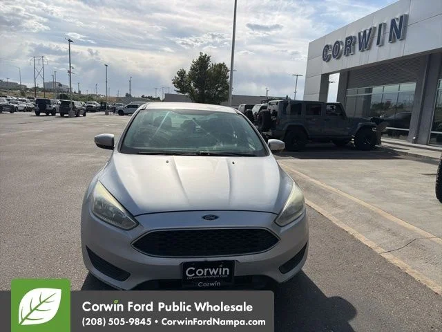 2016 Ford Focus Sedan SE's photo