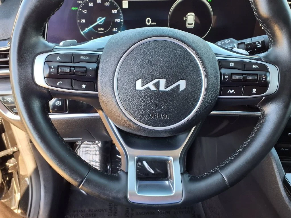 Certified Used 2025 Black Kia X-Line Prestige image 22