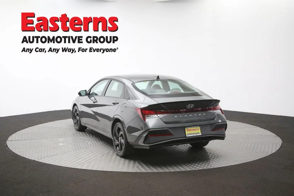 Used 2026 Gray Hyundai SEL Sport image 65
