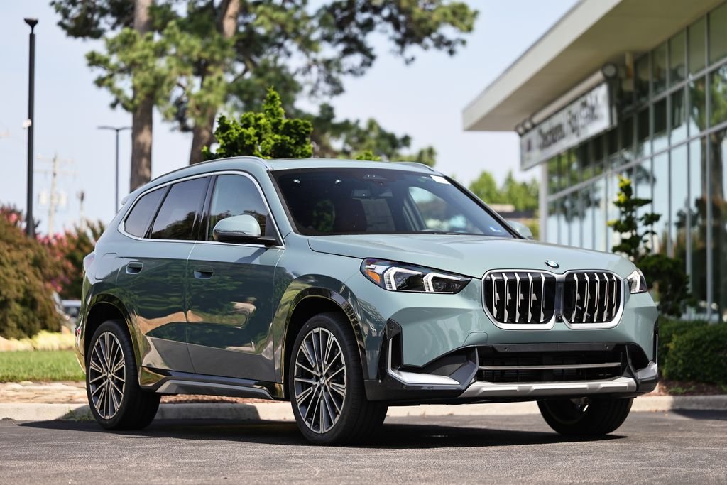 New 2026 Cape York Green Metallic BMW xDrive28i image 1