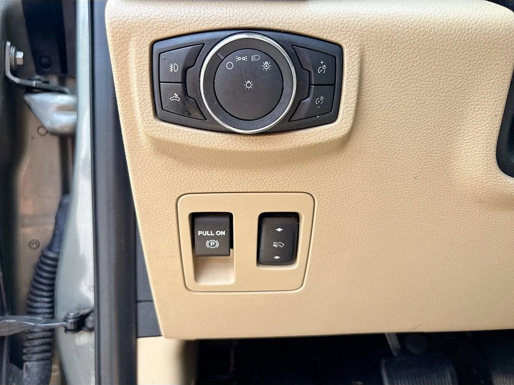 Used 2019 Silver Spruce Metallic Ford XLT image 31