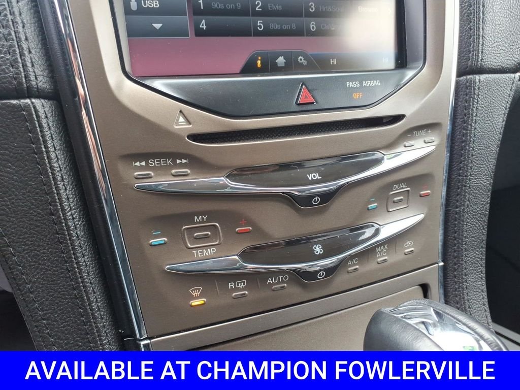 Used 2015 White Lincoln Base image 18