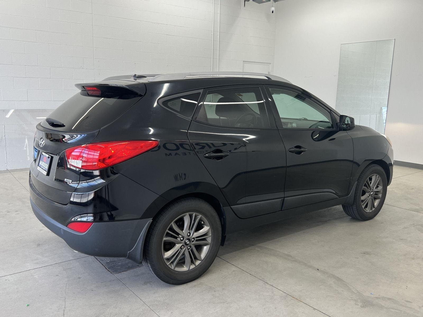 Used 2014 Ash Black Hyundai SE image 4