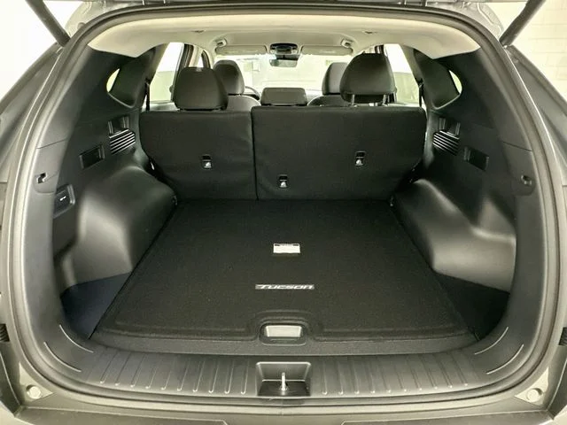 New 2026 Hyundai TUCSON HYBRID SEL