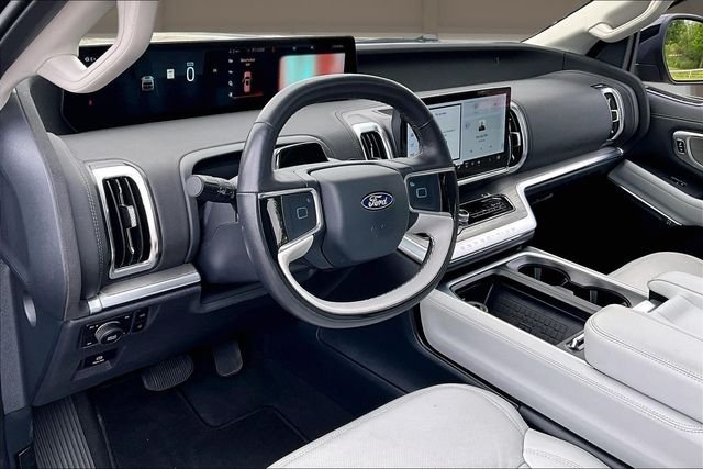 Used 2025 Black Ford Platinum image 14